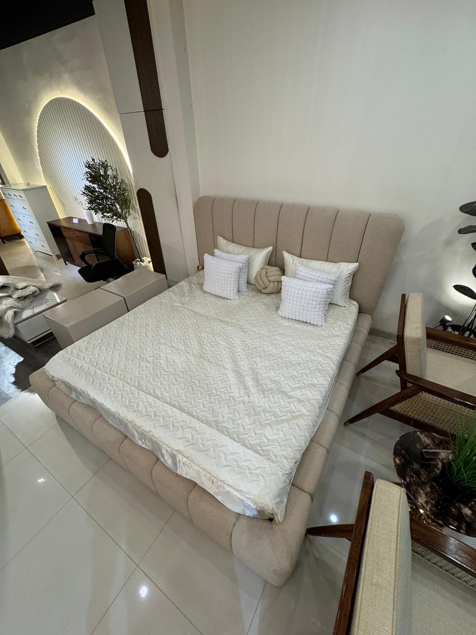 Item K1008 - Image 2