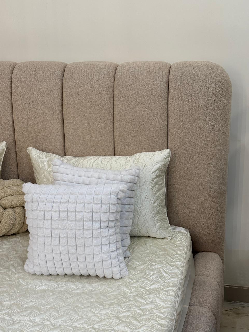 Item K1008 - Image 3